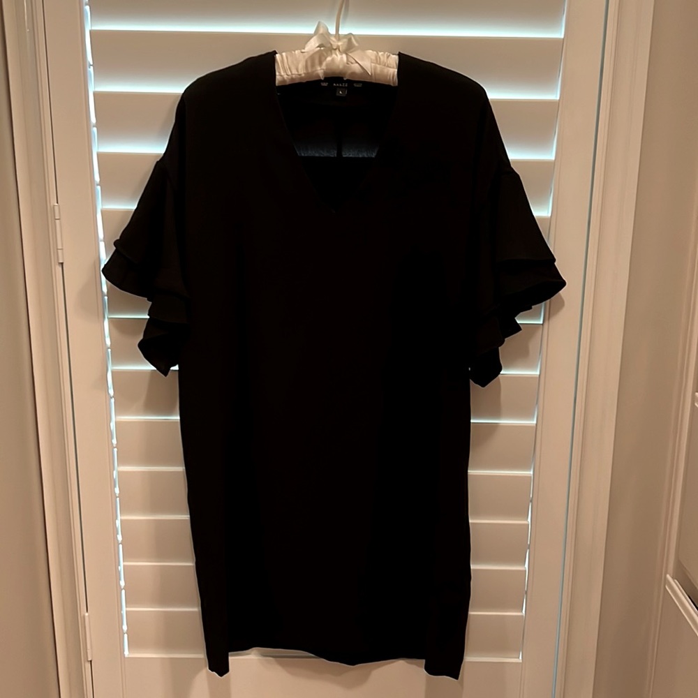 Cute Black dress with ruffled sleeves❤️